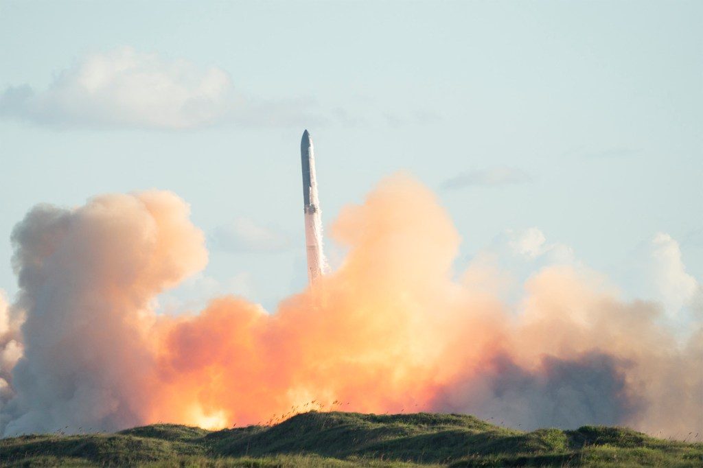 Roadster開放預訂帶動股價走高,Starship今日挑戰首次入軌,特斯拉工廠歧視案明日開庭