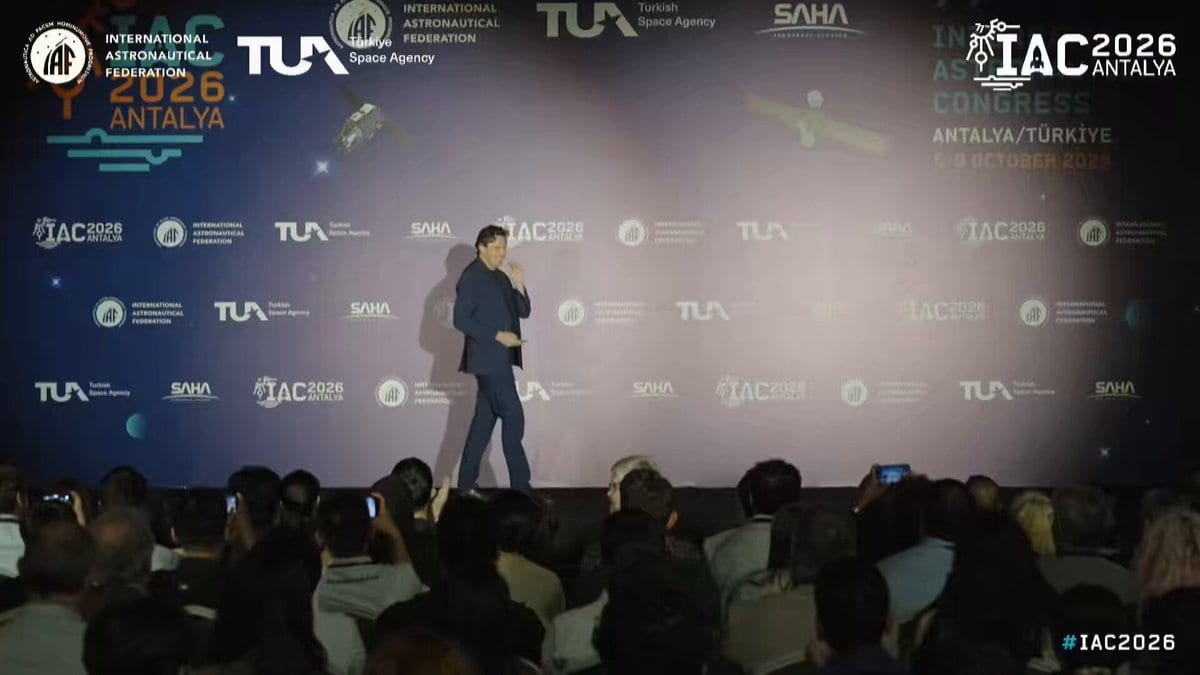 IAC 2026|SpaceXAI 總裁 Nicolls:Starlink 逾 1.1 萬星、Starmind 明年上軌道算力